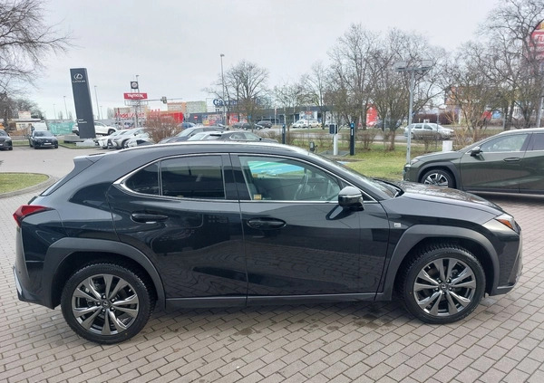 Lexus UX cena 168900 przebieg: 18926, rok produkcji 2022 z Szczecin małe 562